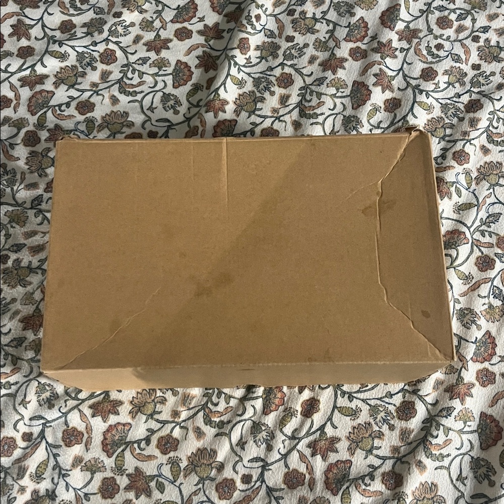 Yeezy Black Foam Runners - Picture 2 of 3